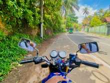 https://riyasewana.com/uploads/honda-hornet-250-16856081464.jpg