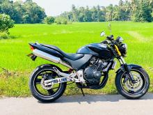 https://riyasewana.com/uploads/honda-hornet-250-2422284620005.jpg