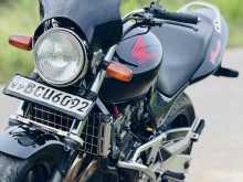 https://riyasewana.com/uploads/honda-hornet-250-3014541022863.jpg