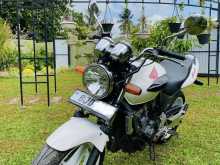 https://riyasewana.com/uploads/honda-hornet-250-313243422932.jpg