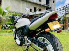 https://riyasewana.com/uploads/honda-hornet-250-313243422933.jpg