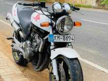 https://riyasewana.com/uploads/honda-hornet-250-321354322622.jpg