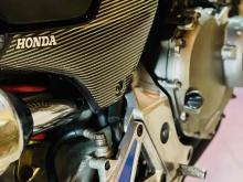 https://riyasewana.com/uploads/honda-hornet-250-412212424522.jpg