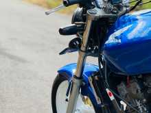 https://riyasewana.com/uploads/honda-hornet-250-510094213434.jpg
