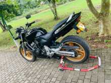https://riyasewana.com/uploads/honda-hornet-2711290013773.jpg