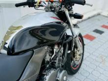 https://riyasewana.com/uploads/honda-hornet-2810215124426.jpg