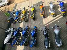 https://riyasewana.com/uploads/honda-hornet-2813032513192.jpg