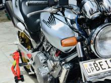 https://riyasewana.com/uploads/honda-hornet-2911101724392.jpg