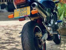 https://riyasewana.com/uploads/honda-hornet-3011425324762.jpg