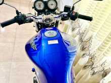 https://riyasewana.com/uploads/honda-hornet-6957144572.jpg