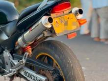 https://riyasewana.com/uploads/honda-hornet-81918036014.jpg