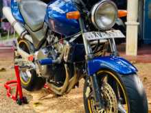 Honda Hornet 2000 Motorbike