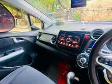 https://riyasewana.com/uploads/honda-insight-2013-1314283212302.jpg