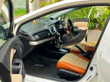 https://riyasewana.com/uploads/honda-insight-ze3-2012-147390112574.jpg