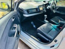 https://riyasewana.com/uploads/honda-insight-ze3-61450516045.jpg