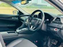https://riyasewana.com/uploads/honda-insight-ze4-2019-1413072112034.jpg