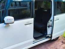 https://riyasewana.com/uploads/honda-n-box-2985728324.jpg