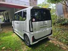 https://riyasewana.com/uploads/honda-nbox-custom-2025-2221202712212.jpg