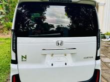 https://riyasewana.com/uploads/honda-nbox-custom-267140917685.jpg