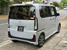 https://riyasewana.com/uploads/honda-nbox-custom-28133859142.jpg