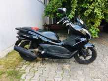 Honda P C X 2013 Motorbike