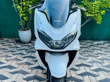 Honda PCX 125 2024 Motorbike