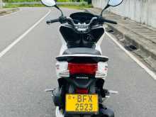 https://riyasewana.com/uploads/honda-pcx-125-1510193613254.jpg