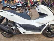 https://riyasewana.com/uploads/honda-pcx-125-151737374032.jpg
