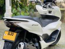 https://riyasewana.com/uploads/honda-pcx-125-1522284822863.jpg