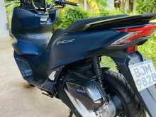 https://riyasewana.com/uploads/honda-pcx-125-168202822083.jpg