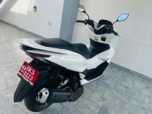 Honda PCX 125 2025 Motorbike