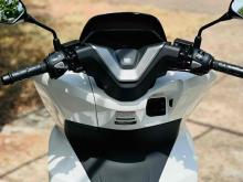 https://riyasewana.com/uploads/honda-pcx-125-1717432524052.jpg