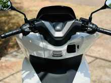 https://riyasewana.com/uploads/honda-pcx-125-1721580522162.jpg