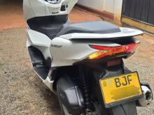 https://riyasewana.com/uploads/honda-pcx-125-1748456416.jpg