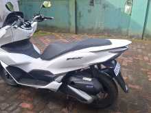 https://riyasewana.com/uploads/honda-pcx-125-20755234403.jpg