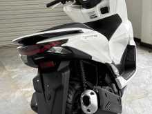 https://riyasewana.com/uploads/honda-pcx-125-2316302222173.jpg