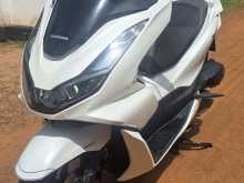 Honda PCX 125 2024 Motorbike