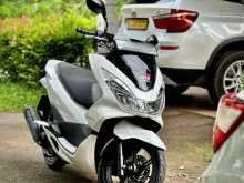 Honda PCX 125 2015 Motorbike