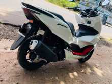 https://riyasewana.com/uploads/honda-pcx-125-2715335122743.jpg