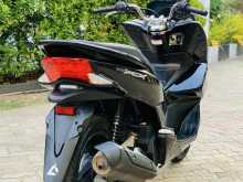 https://riyasewana.com/uploads/honda-pcx-125-3117090922673.jpg