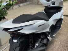 Honda PCX 125 2024 Motorbike