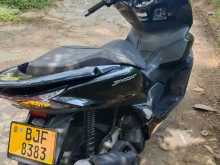 https://riyasewana.com/uploads/honda-pcx-125-417403422882.jpg