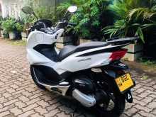 https://riyasewana.com/uploads/honda-pcx-125-718370013964.jpg