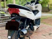 https://riyasewana.com/uploads/honda-pcx-125-914295322612.jpg