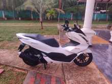 https://riyasewana.com/uploads/honda-pcx-125cc-2217093513732.jpg