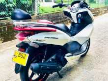 https://riyasewana.com/uploads/honda-pcx-150-1514190013334.jpg