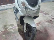 https://riyasewana.com/uploads/honda-pcx-150-161942426286.jpg