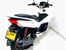 https://riyasewana.com/uploads/honda-pcx-150-1621570013243.jpg