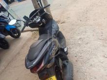 https://riyasewana.com/uploads/honda-pcx-150-17150603474138.jpg