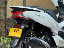 https://riyasewana.com/uploads/honda-pcx-150-222245322353.jpg